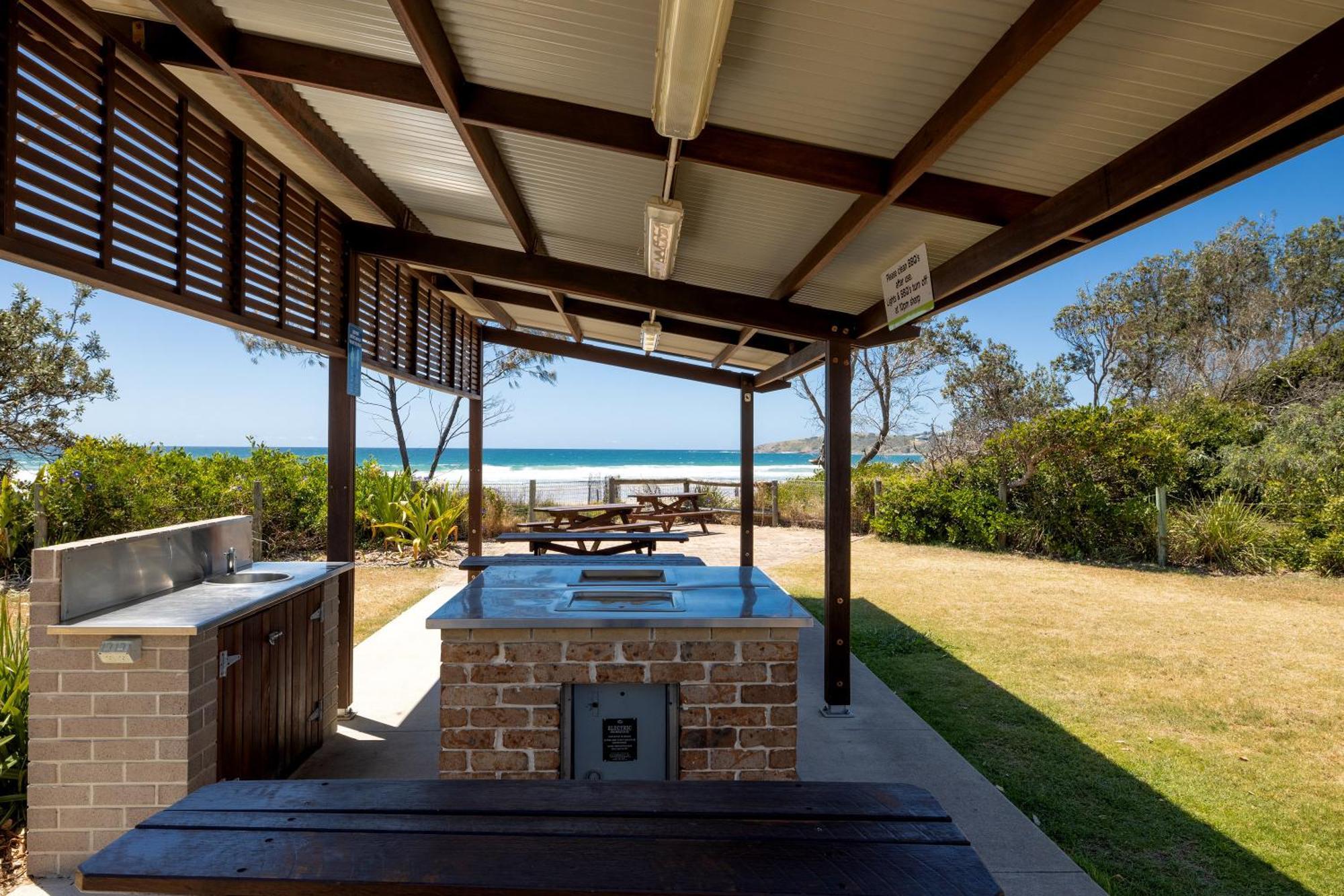 Woolgoolga Lakeside Holiday Park Hotel Exterior photo